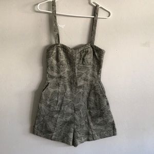 Leaf print romper linen green brand twentyone